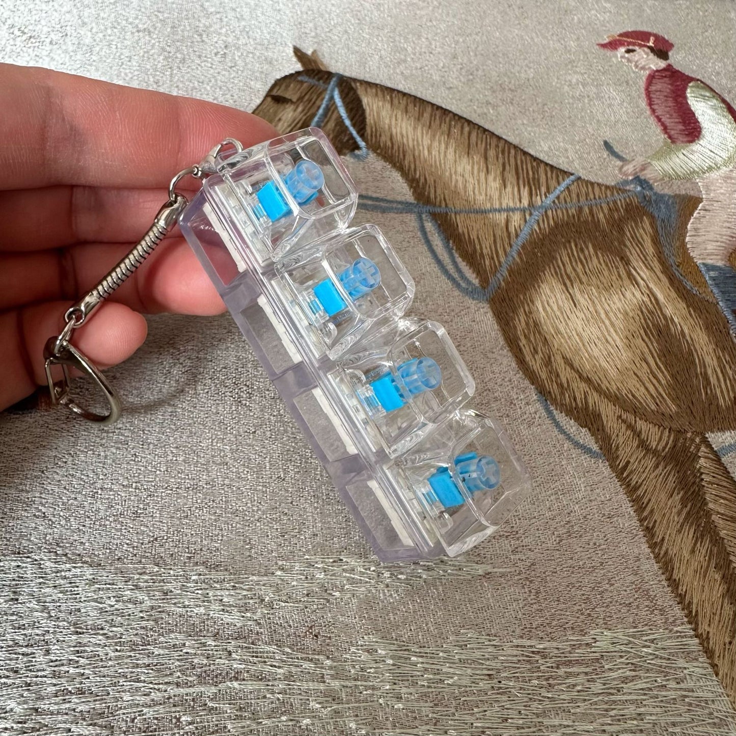 Decompression PC4 Key Mechanical Keyboard Keychain Decompression Vent Toy